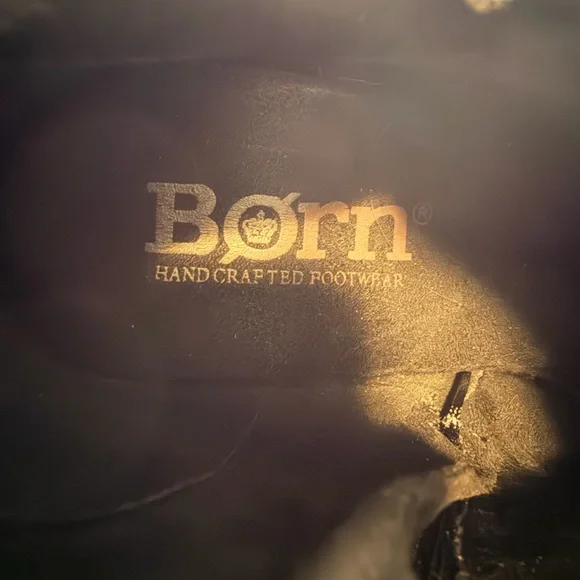 Born Women's Black Leather Ankle Booties Zip up size 9 - Picture 5 of 6